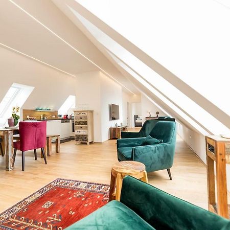 Grosse Dachgeschosswohnung Im Herzen Von Graz Buitenkant foto