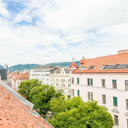 Grosse Dachgeschosswohnung Im Herzen Von Graz Buitenkant foto