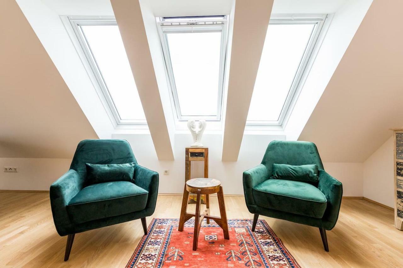 Grosse Dachgeschosswohnung Im Herzen Von Graz Buitenkant foto