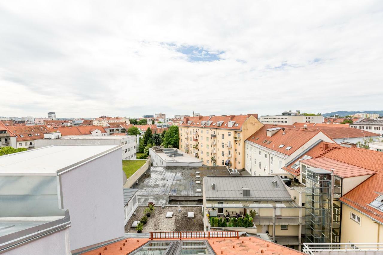 Grosse Dachgeschosswohnung Im Herzen Von Graz Buitenkant foto
