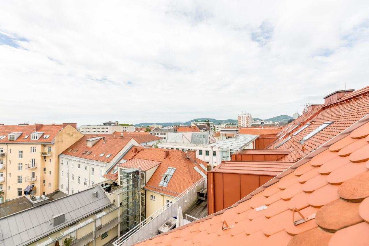 Grosse Dachgeschosswohnung Im Herzen Von Graz Buitenkant foto